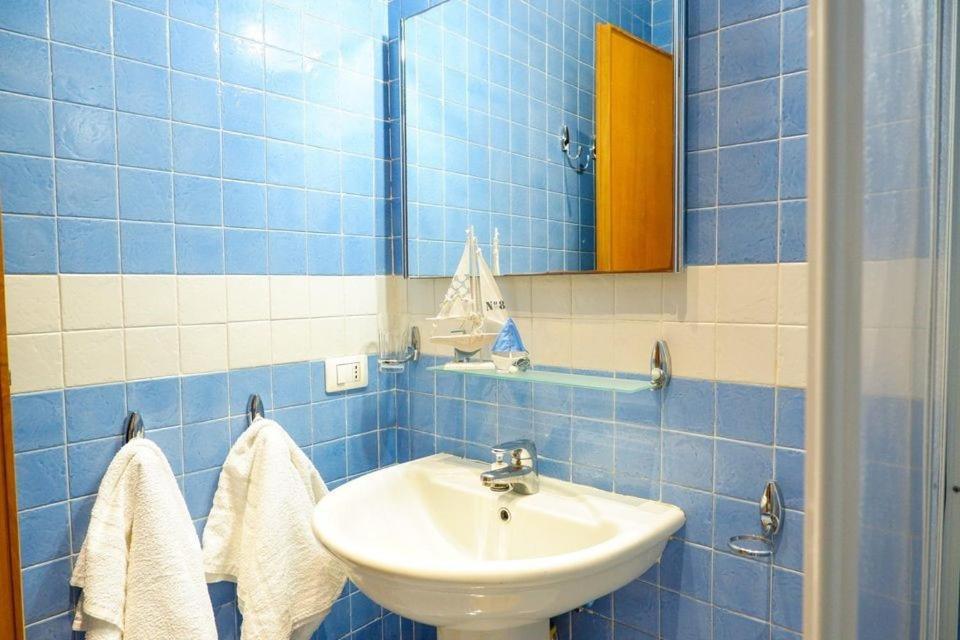 La Casa Di Antonia Apartment Ischia Bagian luar foto